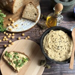 Hummus with hemp seed oil